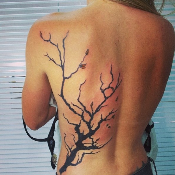 dead-tree-tattoo-on-back