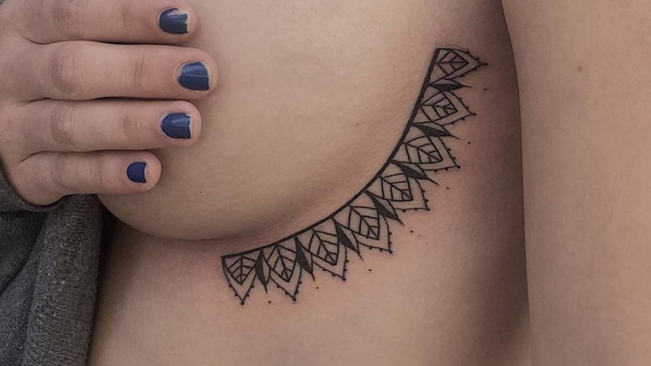 20 tatuaggi femminili da fare sotto il seno [FOTO] - TatuaggiStyle